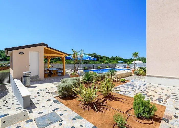 Stancija Amorozo 5 Ap 2 * Poreč