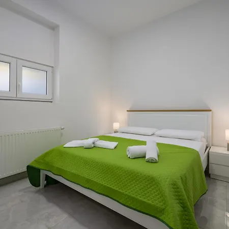 Stancija Amorozo 5 Ap 2 Appartement Poreč