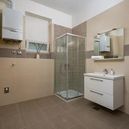 Stancija Amorozo 5 Ap 2 *