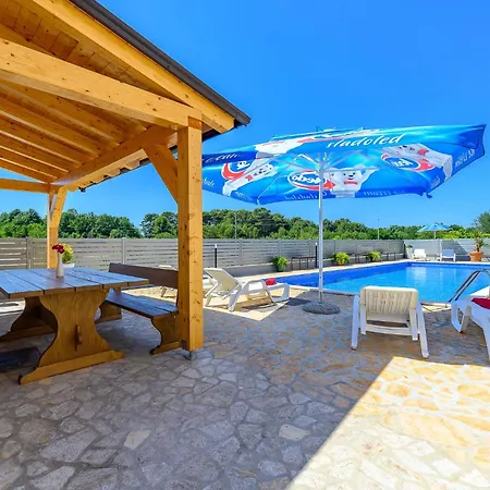 Stancija Amorozo 5 Ap 2 Appartement *