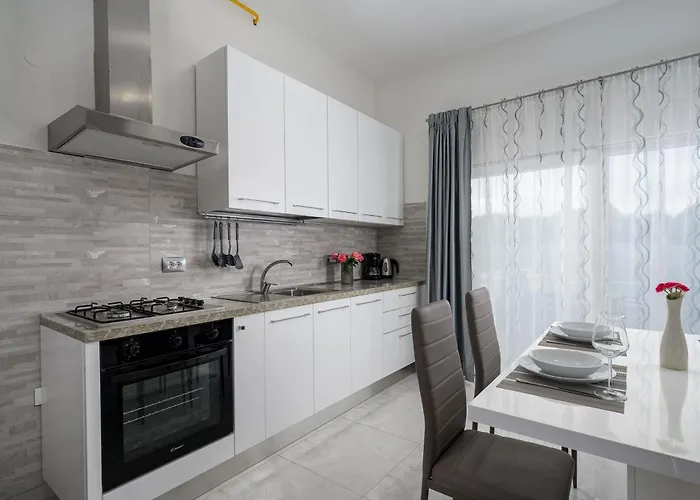 Stancija Amorozo 5 Ap 2 *