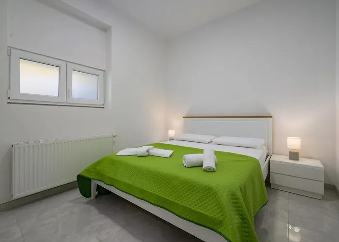 Stancija Amorozo 5 Ap 2 Διαμέρισμα Πόρετς