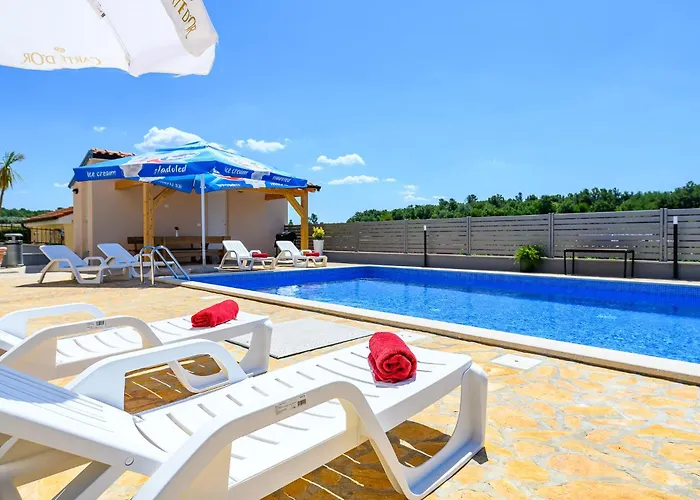 Stancija Amorozo 5 Ap 2 Πόρετς